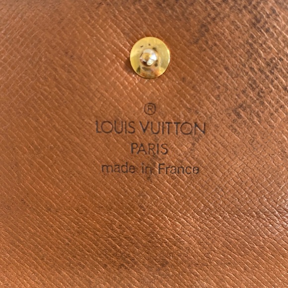 Authentic 💯 LV mono Sarah Trifold Wallet - Picture 9 of 11